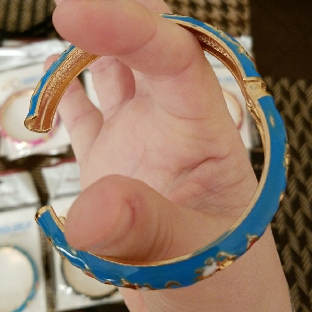 Bracelets - Picture 3 of 3
